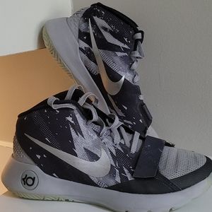 KD basketball shoes